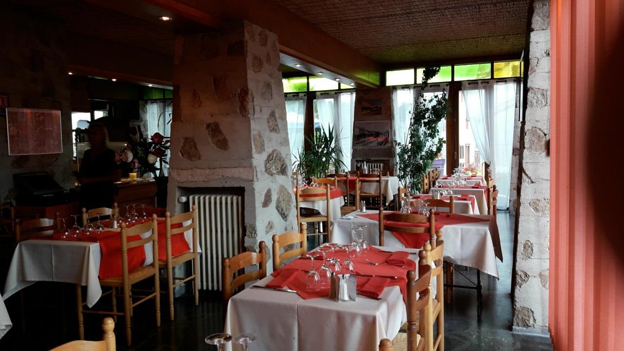 Hotel Le chalet Sembadel Buitenkant foto